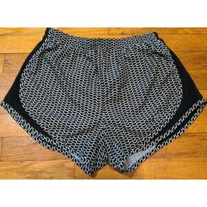 Women’s Black & White Graphic Pattern Nike Dri-Fit Running Workout Shorts Size S